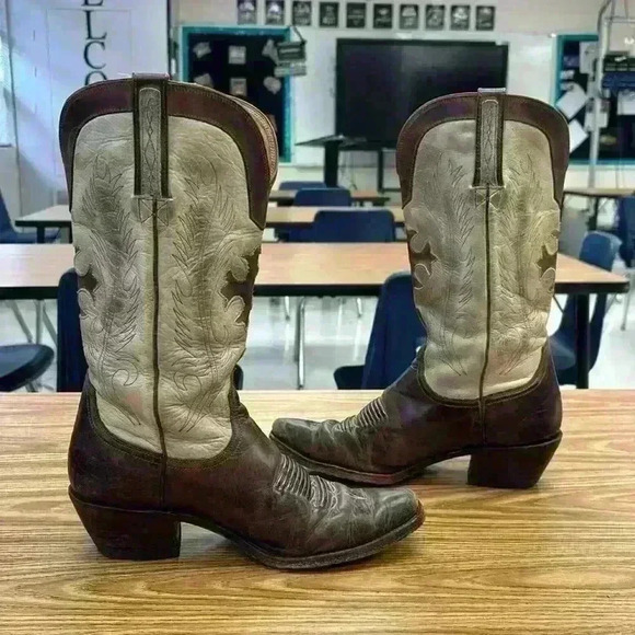 Ladies Charlie 1 Horse Brown & Tan Leather Pointed Toe Western
Boots Size 8.5 - Picture 1 of 10